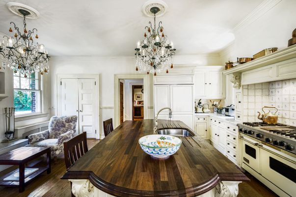 Chandelier, Dining room, Interior, Kitchen, Stainless Steel Appliances, Wood Texture Flooring