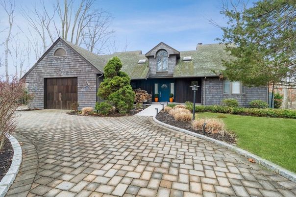 Exterior, Facade, Cape Cod
