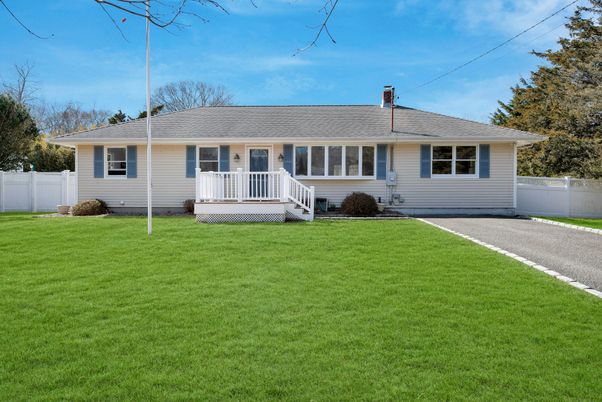 Exterior, Facade, Cape Cod