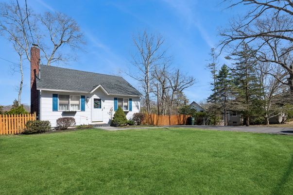 Backyard, Exterior, Facade, Cape Cod