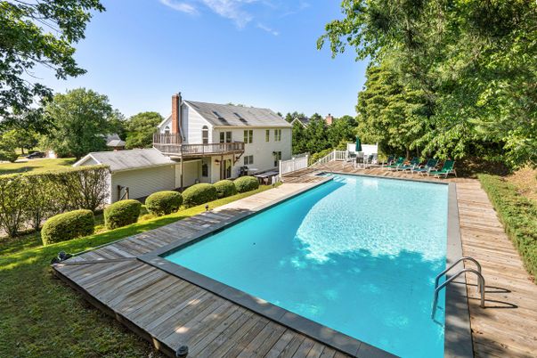 Exterior, Pool