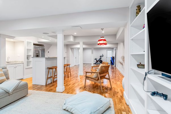 Interior, Kitchen, Pendant Lights, Recessed Lighting, Wood Texture Flooring