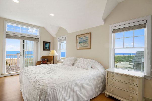 Bedroom, Interior, Recessed Lighting, Water, Wood Texture Flooring