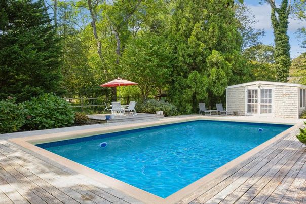 Exterior, Pool