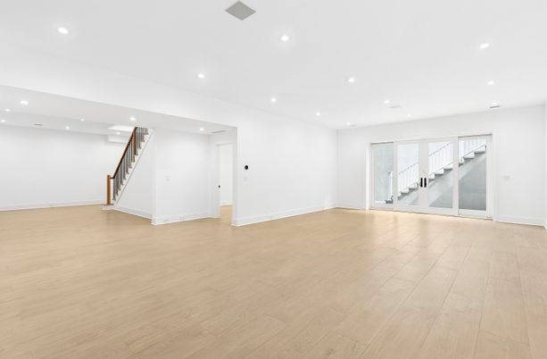 Empty room, Interior, Recessed Lighting, Wood Texture Flooring
