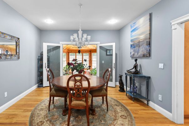 Chandelier, Dining room, Interior, Recessed Lighting, Wood Texture Flooring