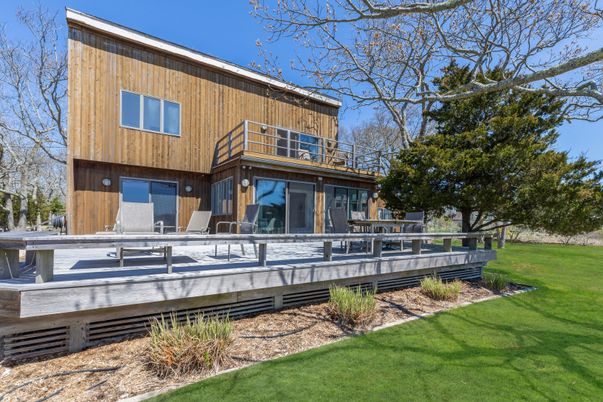 Backyard, Exterior, Facade, Modern