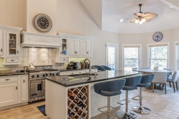 Dining room, Interior, Kitchen, Recessed Lighting, Stainless Steel Appliances