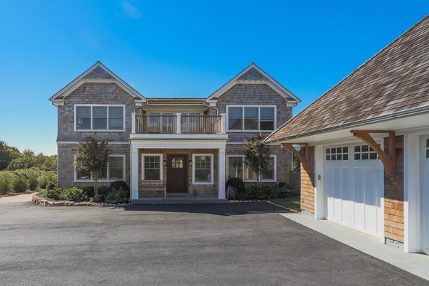 Attached, Exterior, Facade, Farmhouse