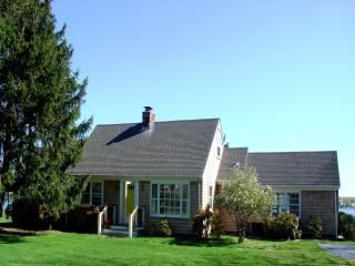 Backyard, Exterior, Facade, Cape Cod