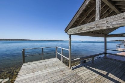 Exterior, Lake