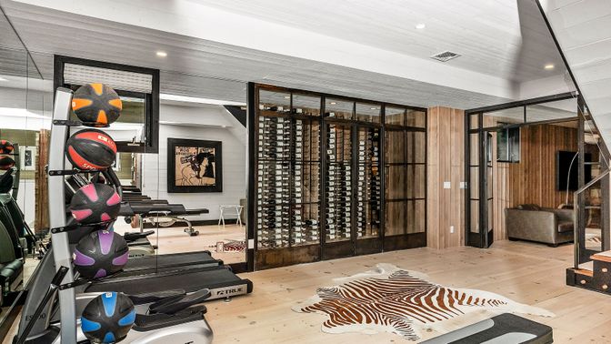 Fitness Equipment, Interior, Recessed Lighting, Wine Storage, Wood Texture Flooring