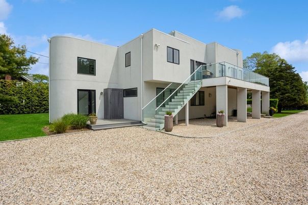 Backyard, Exterior, Facade, Modern