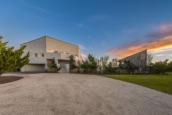 Attached, Backyard, Exterior, Facade, Modern
