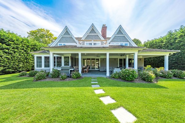 Backyard, Exterior, Facade, Queen Anne Victorian