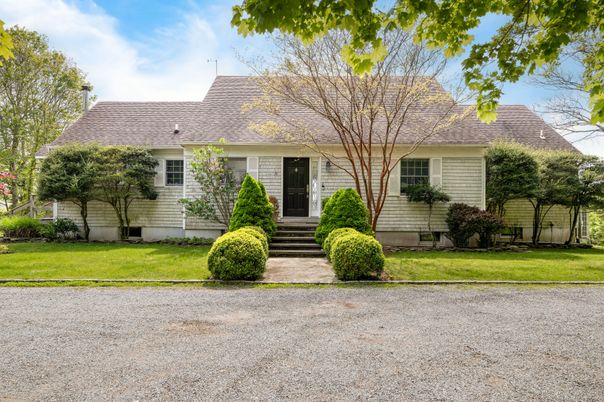Exterior, Facade, Cape Cod