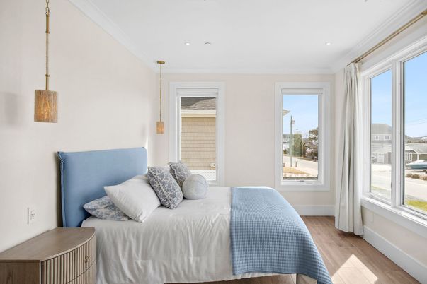 Bedroom, Interior, Pendant Lights, Recessed Lighting, Wood Texture Flooring