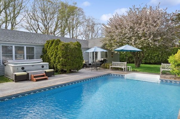 Exterior, Hot Tub, Pool