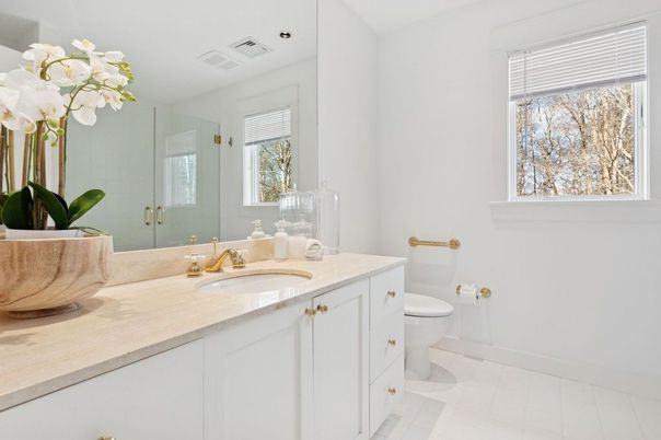 Bathroom, Interior, Recessed Lighting