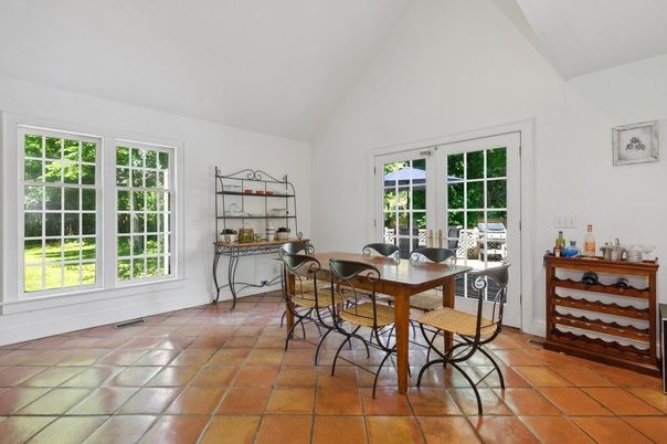 Dining room, Interior