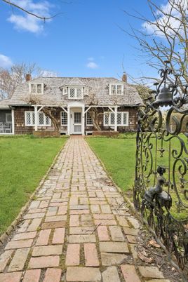 Backyard, Exterior, Facade, Cape Cod