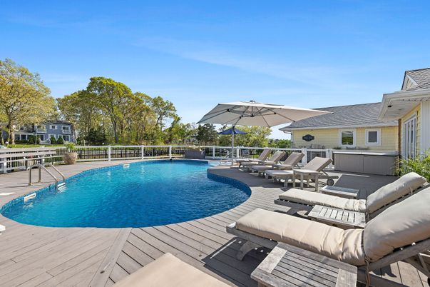 Exterior, Hot Tub, Pool