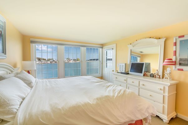 Bedroom, Interior, Water