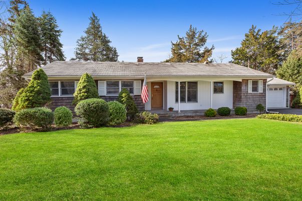 Attached, Exterior, Facade, Ranch