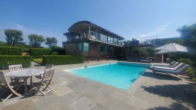Exterior, Pool