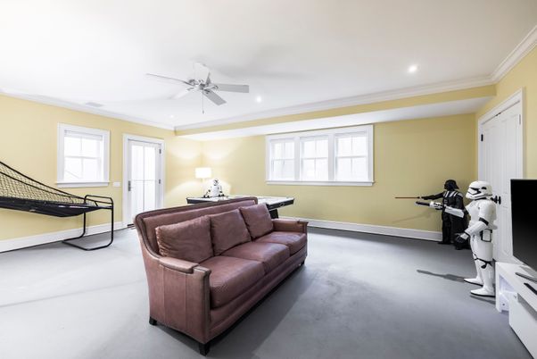 Billiard Table, Game Room, Interior, Recessed Lighting