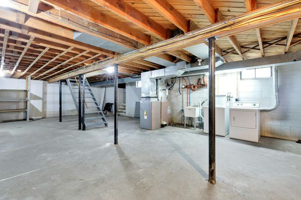 Interior, Washer, Wooden Beams, Wooden Ceilings