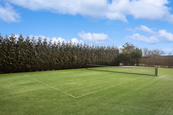 Exterior, Tennis Courts