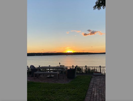 Exterior, Lake