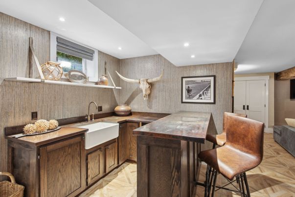 Interior, Recessed Lighting, Wood Texture Flooring