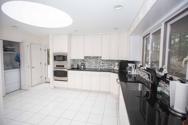Interior, Kitchen, Recessed Lighting, Washer