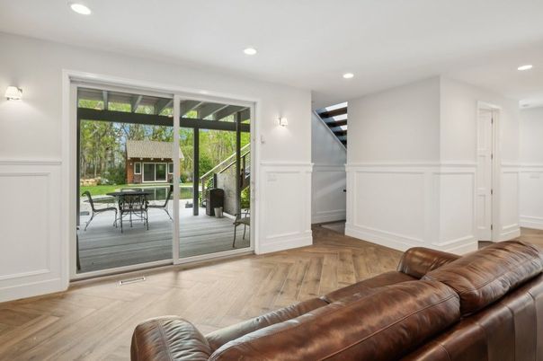 Interior, Recessed Lighting, Wood Texture Flooring