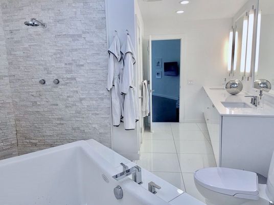 Bathroom, Interior, Recessed Lighting