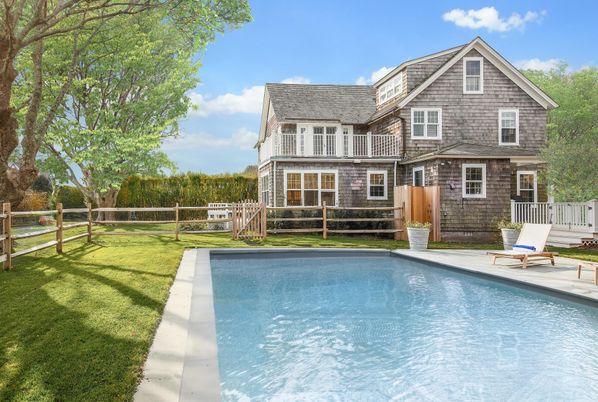 Backyard, Exterior, Pool
