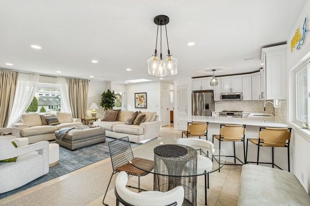 Interior, Kitchen, Living room, Pendant Lights, Recessed Lighting, Stainless Steel Appliances