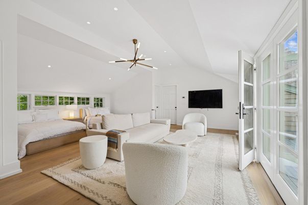 Bedroom, Interior, Living room, Pendant Lights, Recessed Lighting, Wood Texture Flooring
