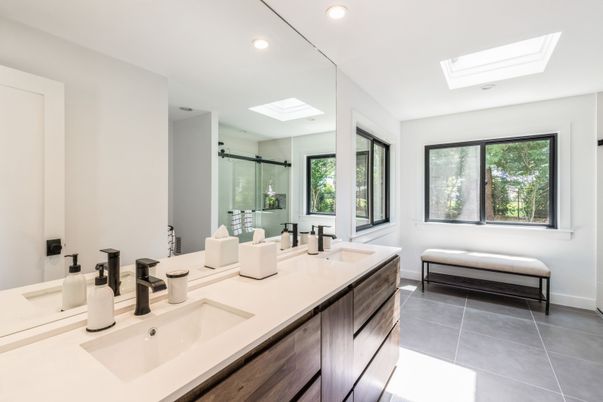 Bathroom, Dual Sink Vanities, Interior, Recessed Lighting