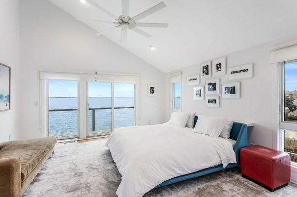 Bedroom, Interior, Recessed Lighting, Water