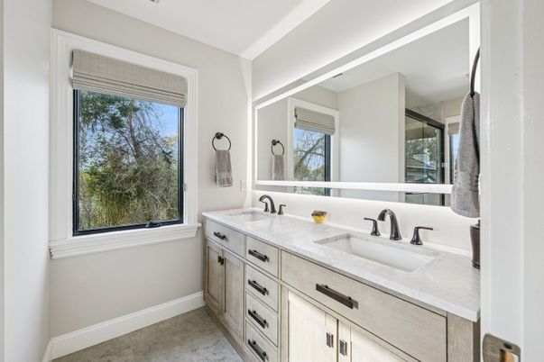 Bathroom, Dual Sink Vanities, Interior