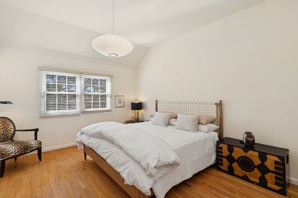 Bedroom, Interior, Pendant Lights, Wood Texture Flooring