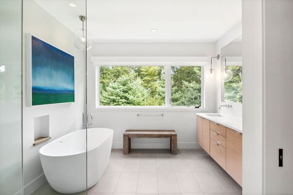 Bathroom, Free Standing Baths, Interior, Pendant Lights, Recessed Lighting