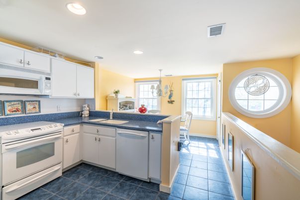 Dining room, Interior, Kitchen, Recessed Lighting