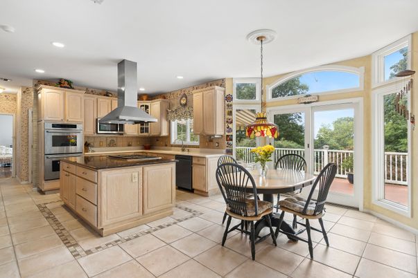 Dining room, Interior, Kitchen, Pendant Lights, Recessed Lighting, Stainless Steel Appliances