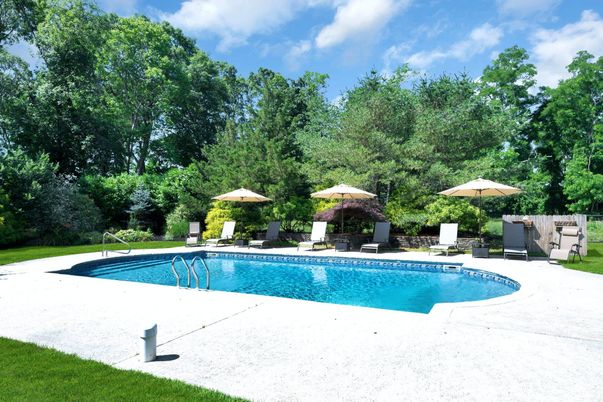 Exterior, Pool