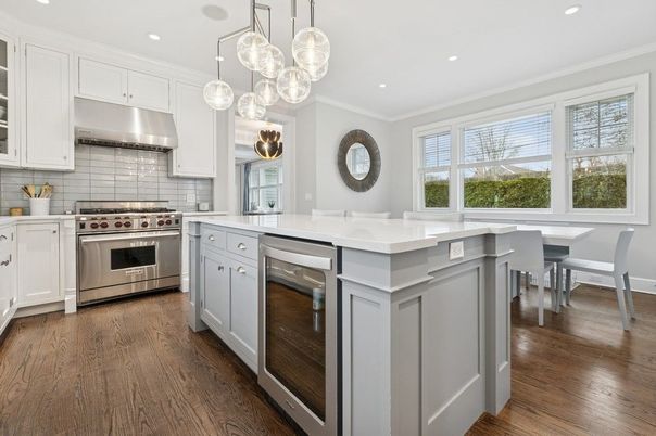 Dining room, Interior, Kitchen, Pendant Lights, Recessed Lighting, Stainless Steel Appliances, Wood Texture Flooring