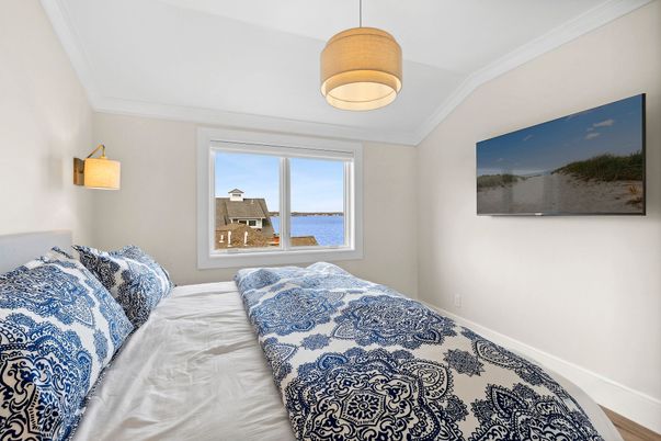Bedroom, Interior, Pendant Lights, Water